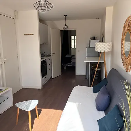 Cosy Centre Proche Gare Lit Queen * Pau